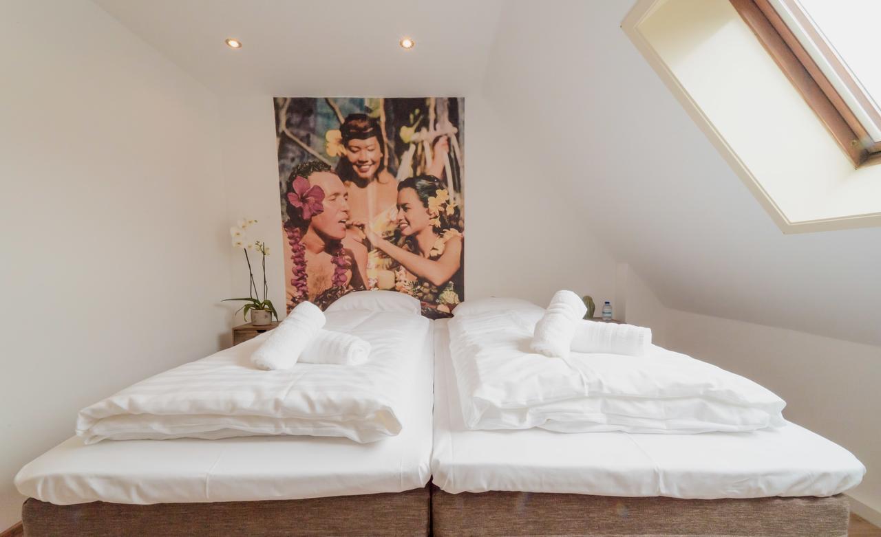 Bed and Breakfast Zeta Beds Гаага Экстерьер фото